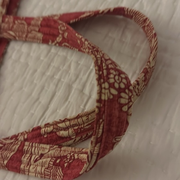 Elegant Red Floral Tote Bag - Picture 5 of 6